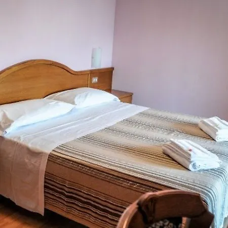 Hotel Fontanella Riva
